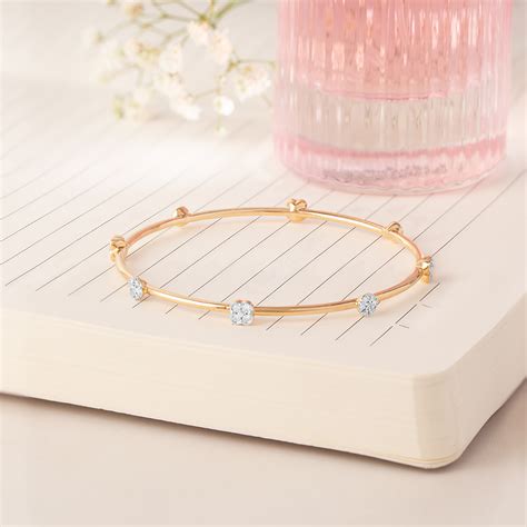 Timeless Shine Gold & Diamond Bangle