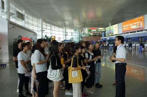 烟台南山学院航空学院学子赴烟台国际机场实习