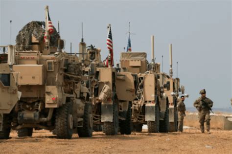 叙媒：美军用70辆车偷运叙利亚石油出境 6辆装甲车陪同_凤凰网