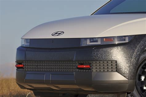 Hyundai Complimentary NACS Adapters Coming April 2025 - autoevolution