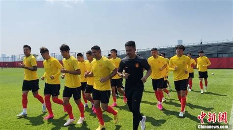 国足亚运队24人集训名单公布 朱辰杰、戴伟浚入选