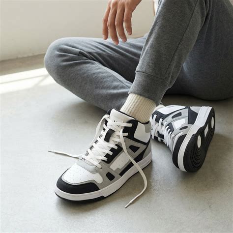 Black Sneakers for Men – Walkaroo Footwear