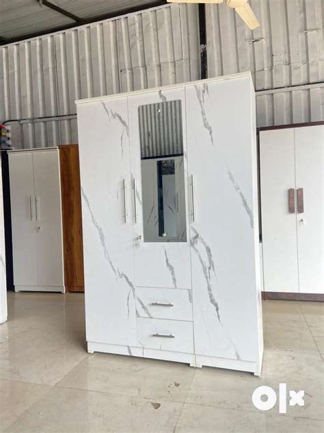 Free transport 3 door wardrobe - Beds & Wardrobes - 1795269016