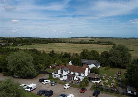 THE FERRY BOAT INN (Chelmsford) - Inn Reviews, Photos, Rate Comparison ...