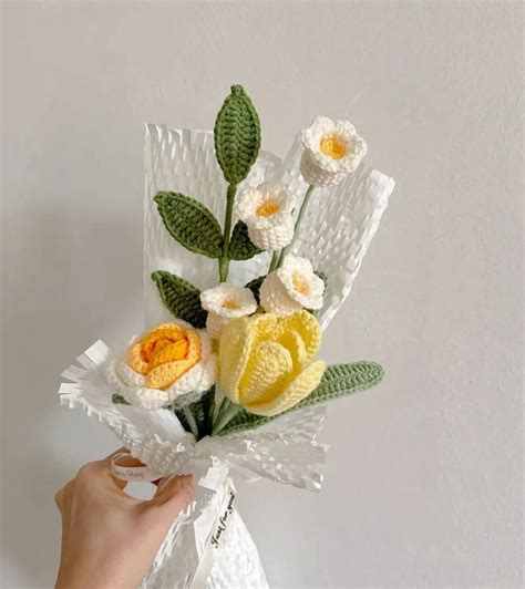 29 Delicate Crochet Flower Bouquet Patterns (easy!) - Little World of ...