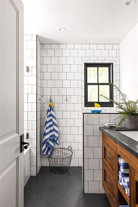 35 Stunning Subway Tile Bathroom Ideas
