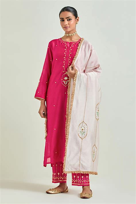 Anantaa By Roohi - Fuchsia Classic Kurta Set - Elahe