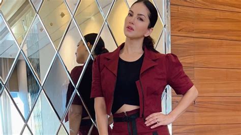 Rashtriya Bajrang Dal: Rashtriya Bajrang Dal, others burn posters of ...