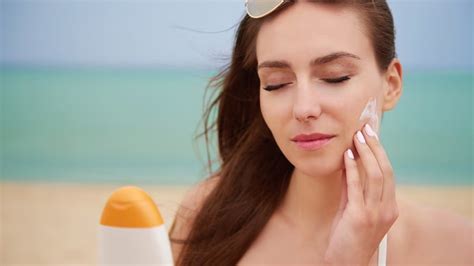 Naturally Shielding Your Skin: Foods That Act As Natural Sunscreen ...