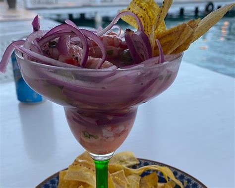 HOTEL CANDY ROSE (Isla Grande) - Inn Reviews, Photos, Rate Comparison ...