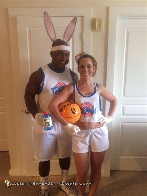 Space Jam's Bugs and Lola Bunny Couple Costume