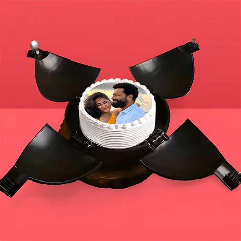 Order Personalised Pineapple Photo Bomb Cake Online in Noida | The Cake Man