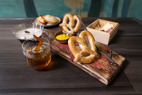 The Night Owls Bar - Prismajic