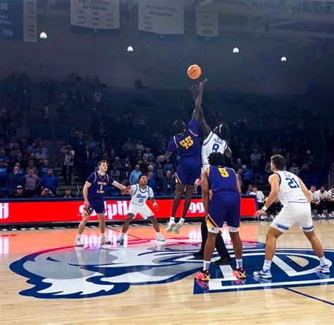 Drake men’s basketball owns the court against Western Illinois ...