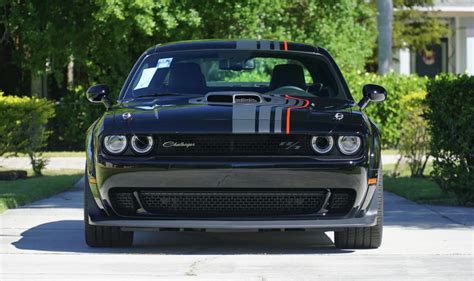 Dealer Sells Dodge Challenger With Just 13 Miles on the Clock, Can't Reach the MSRP - autoevolution