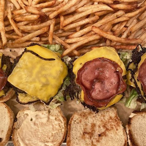 30 Minute Meals: Burger Edition – Schweid & Sons – The Very Best Burger