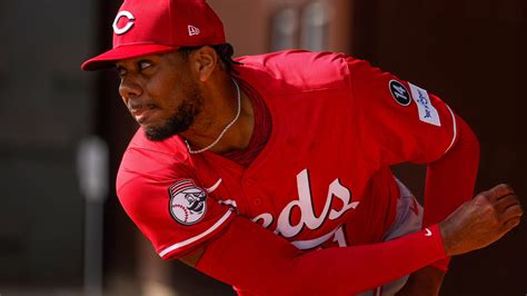 Cincinnati Reds pitchers and catchers open up Spring Training 2025
