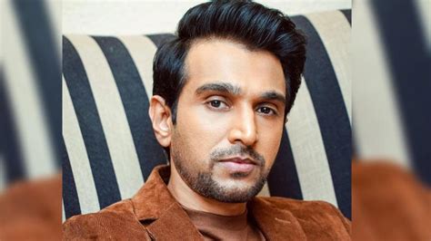 Exclusive| Dhoom Dhaam star Pratik Gandhi's take on Do's and Don'ts in ...