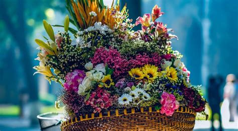 Essential Flower Arranging Ingredients You Need To Know – Home Hyme