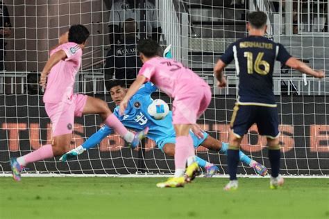 Con Messi solo no alcanza: Inter Miami suma a William Yarbrough, un ...