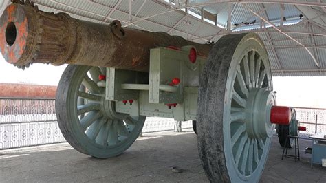 Considered the world’s biggest wheeled cannon, the 18th Century Jaivana ...