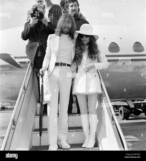 John lennon yoko ono amsterdam -Fotos und -Bildmaterial in hoher Auflösung – Alamy