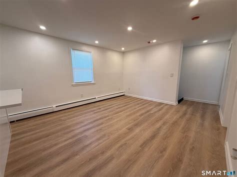 45 Mahl Ave Off-Campus Housing, Hartford, CT