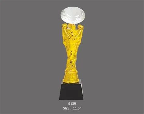 Crystal Trophies - Star Crystal Trophy Exporter from New Delhi