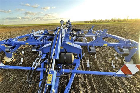 New Holland: 5-m-Grubber für wenig Traktor | agrarheute.com
