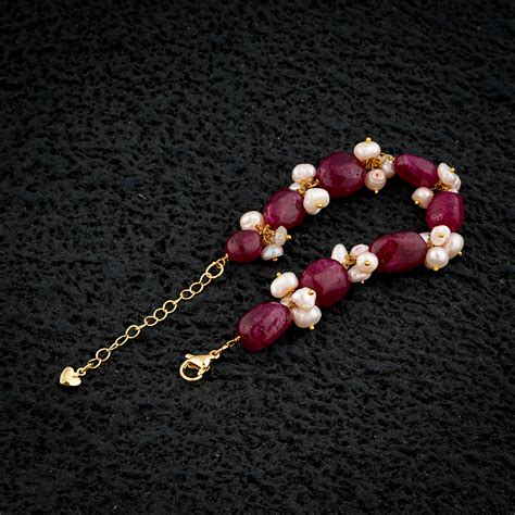 Ruby Coloured Quartz and Fresh Water Pearls Bracelet – Totapari