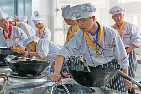 学厨师去正规厨师培训学校 ，技术更有保障！