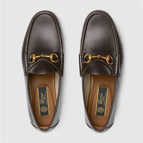Mocassino Horsebit 1953 uomo in pelle marrone scuro | GUCCI® IT