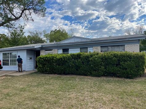 511 N Davis Dr, Arlington, TX 76012 | Homes.com