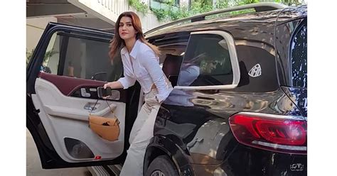 Kriti Sanon Spotted Again in her Rs 3 Crore Mercedes Maybach GLS600 ...
