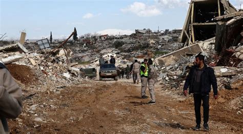Lebanese return to destroyed border villages after Israel partially ...