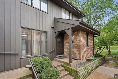 3899 Mission Hills Rd Unit 4, Northbrook, IL 60062 | Homes.com