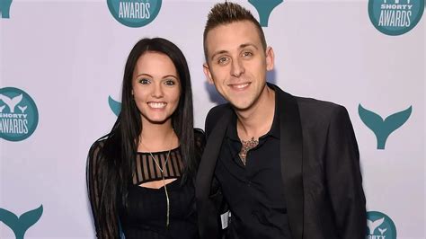 Meet Roman Atwood's wife Brittney Atwood: Age, Height, Leaks - Net ...