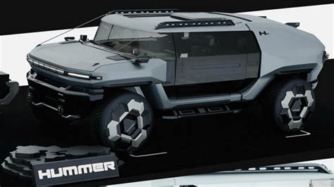 అర్ధరాత్రి టార్చ్ వేసి ట్రాక్‌పై పరుగులు.. రైలులో నుంచి కుప్పలు తెప్పలుగా..