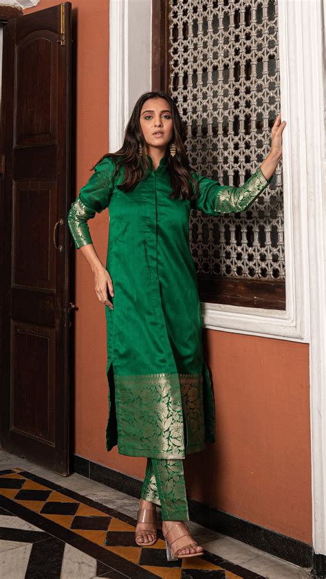 Shubha - Dark Green Pure Woven Chanderi Jodhpuri Kurta Set
