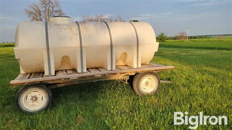 1,000 Gallon Poly Water Tank On Wagon | Agriculture | BigIron