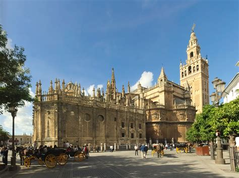 https://lasmilmillas.com/wp-content/uploads/2015/08/Sevilla_Cathedral_-_Southeast.jpg