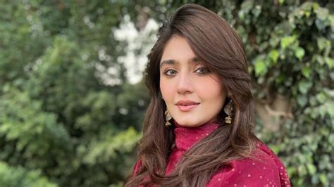 गोरी है या सांवली? पाकिस्तानी एक्ट्रेस की रंगत पर छिड़ी बहस, एक्ट्रेस ...