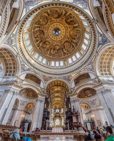 St Paul’s Cathedral, built by Sir Christopher Wren, 1675, London | St pauls cathedral london, St ...