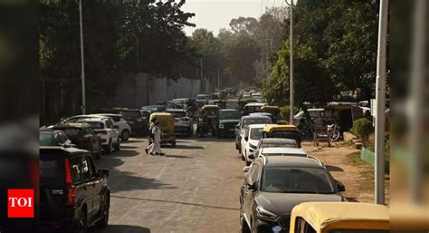 30,000 vehicles versus 2,800 slots: Traffic surge leaves PGI patients ...