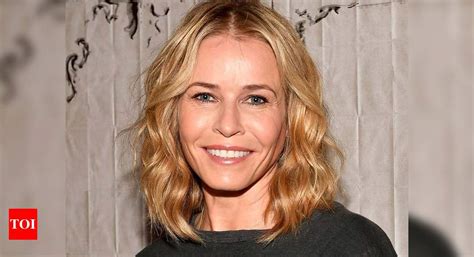 Chelsea Handler to host HFPA's Grants Banquet - Times of India