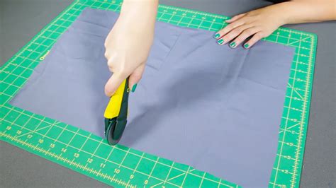 Tips for Using Rotary Cutter 的图像结果