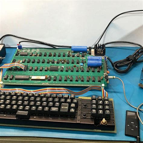 First Apple 1 Computer 的图像结果