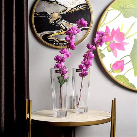 Minimal See-Through Flower Vase – The Artment