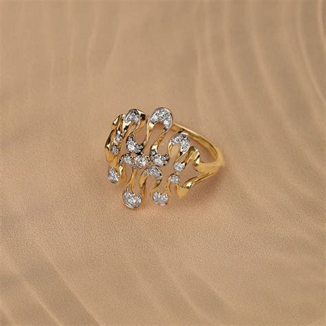 Twisting Tide 14 Kt Gold & Diamond Finger Ring