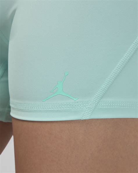 Jordan Sport Women's 13cm (approx.) Shorts. Nike IN